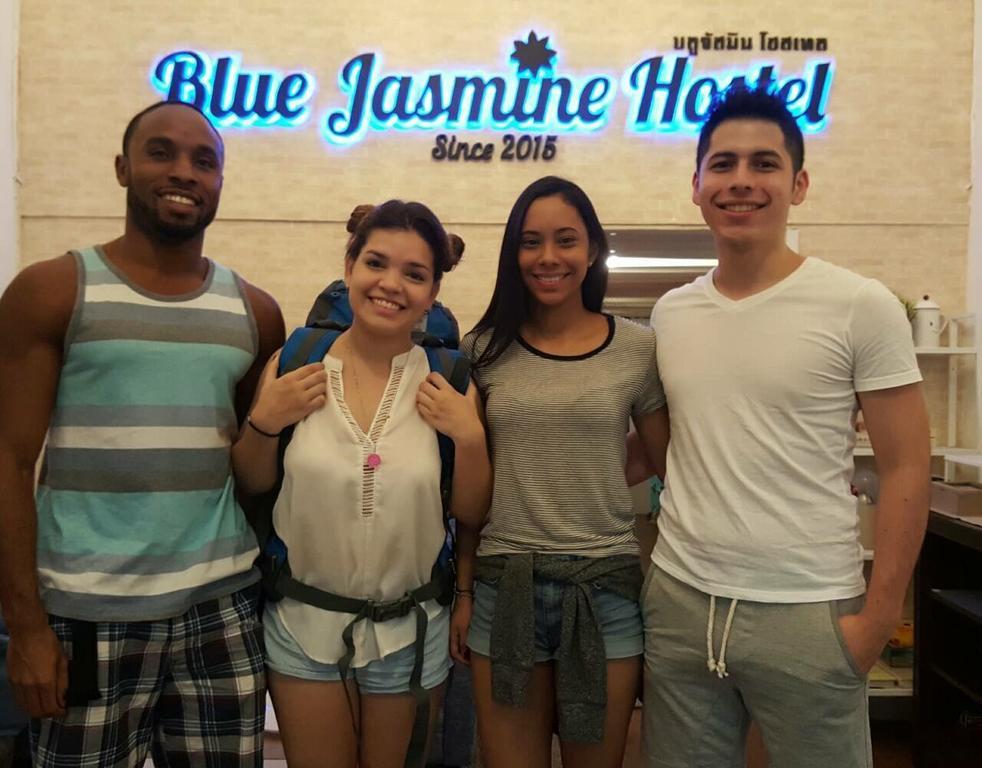 Blue Jasmine Hostel กรุงเทพมหานคร ภายนอก รูปภาพ