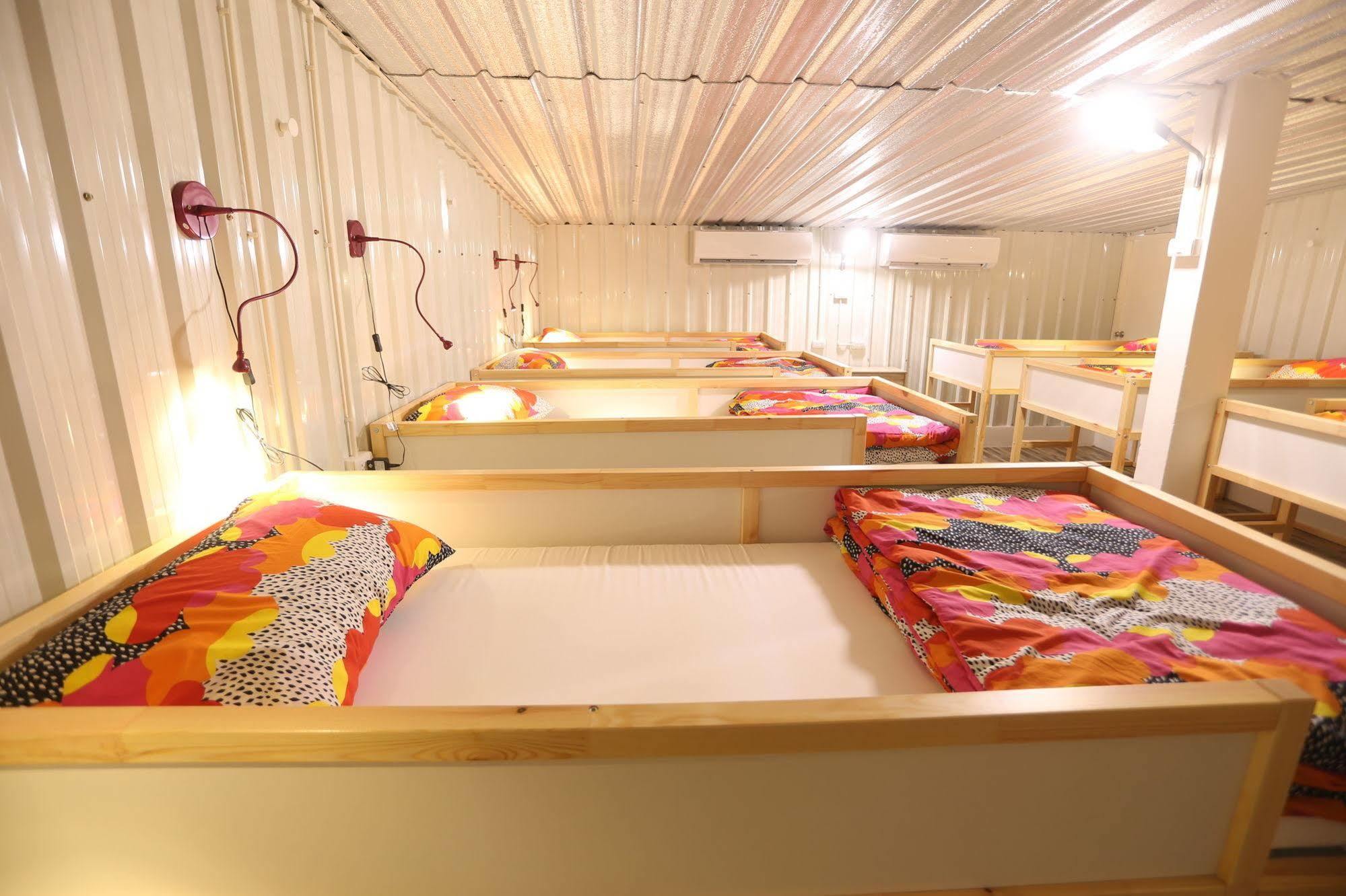 Blue Jasmine Hostel กรุงเทพมหานคร ภายนอก รูปภาพ