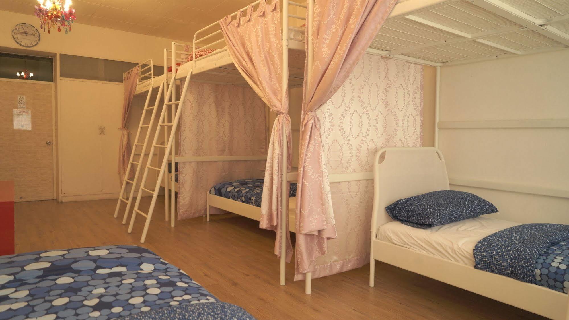 Blue Jasmine Hostel กรุงเทพมหานคร ภายนอก รูปภาพ