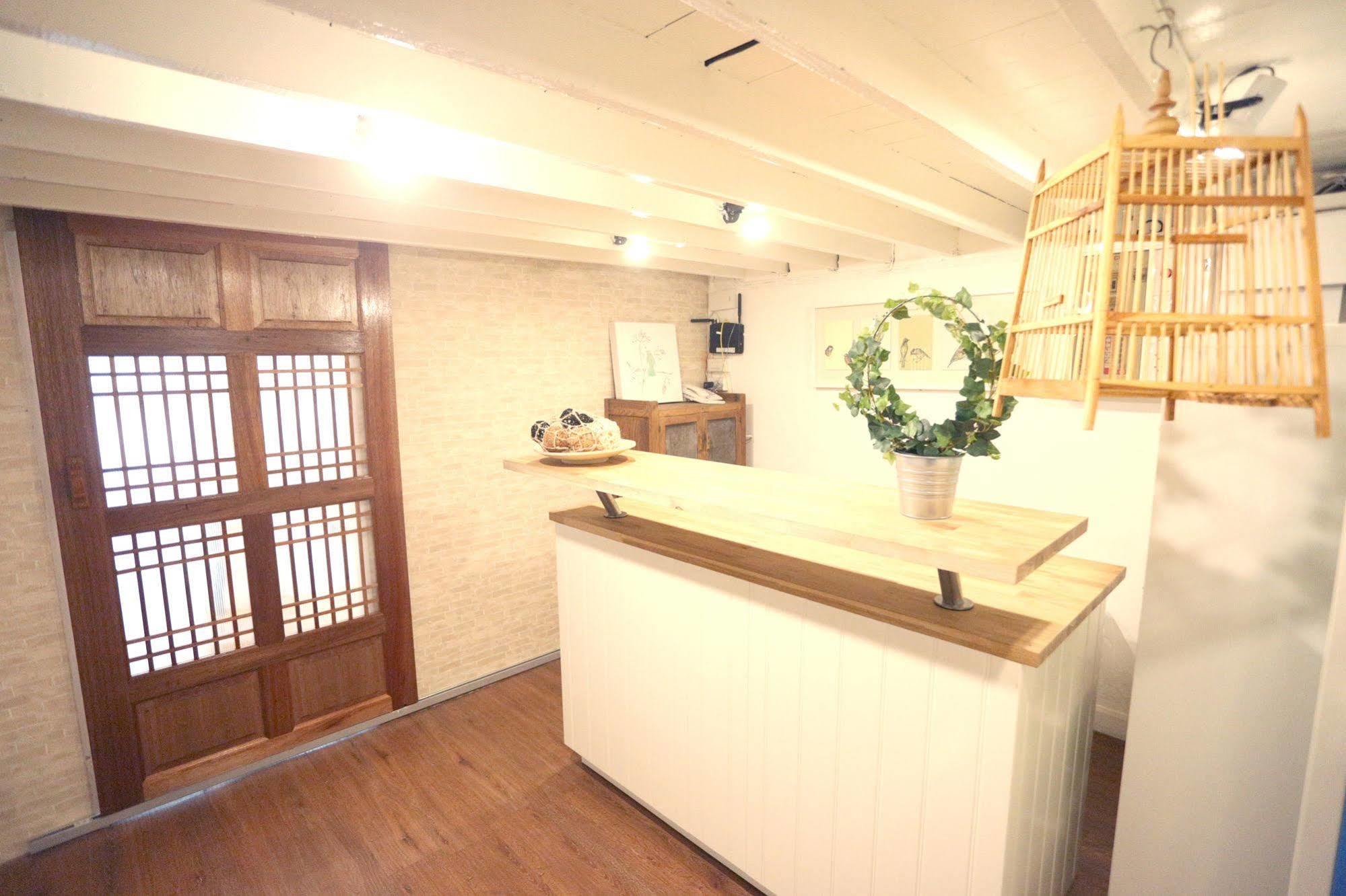 Blue Jasmine Hostel กรุงเทพมหานคร ภายนอก รูปภาพ